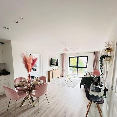 Central Derby Urban 2 Bedroom Flat - An Oasis Of Elegance! Free Parking And Wifi Suitable For Families And Professionals 외부 사진