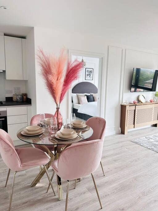 Central Derby Urban 2 Bedroom Flat - An Oasis Of Elegance! Free Parking And Wifi Suitable For Families And Professionals 외부 사진